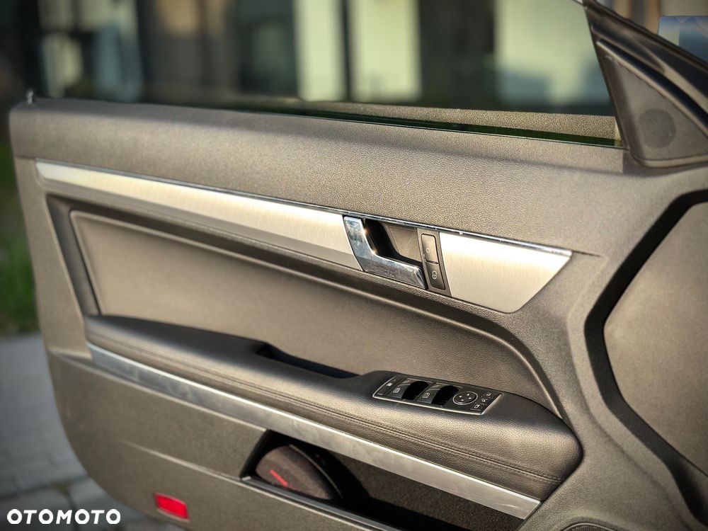Mercedes-Benz Klasa E 200 CGI BlueEFFICIENCY Automatik Avantgarde - 21