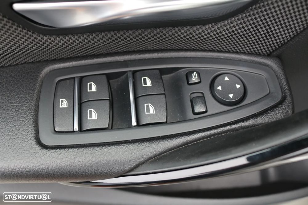 BMW 320 d Touring Line Sport Auto - 23