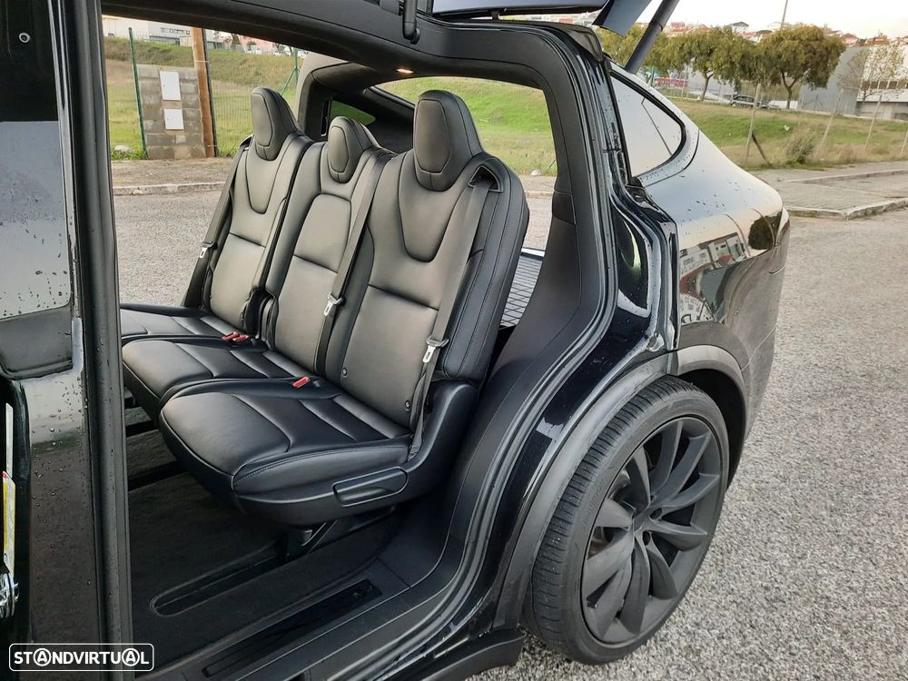Tesla Model X 100D - 17