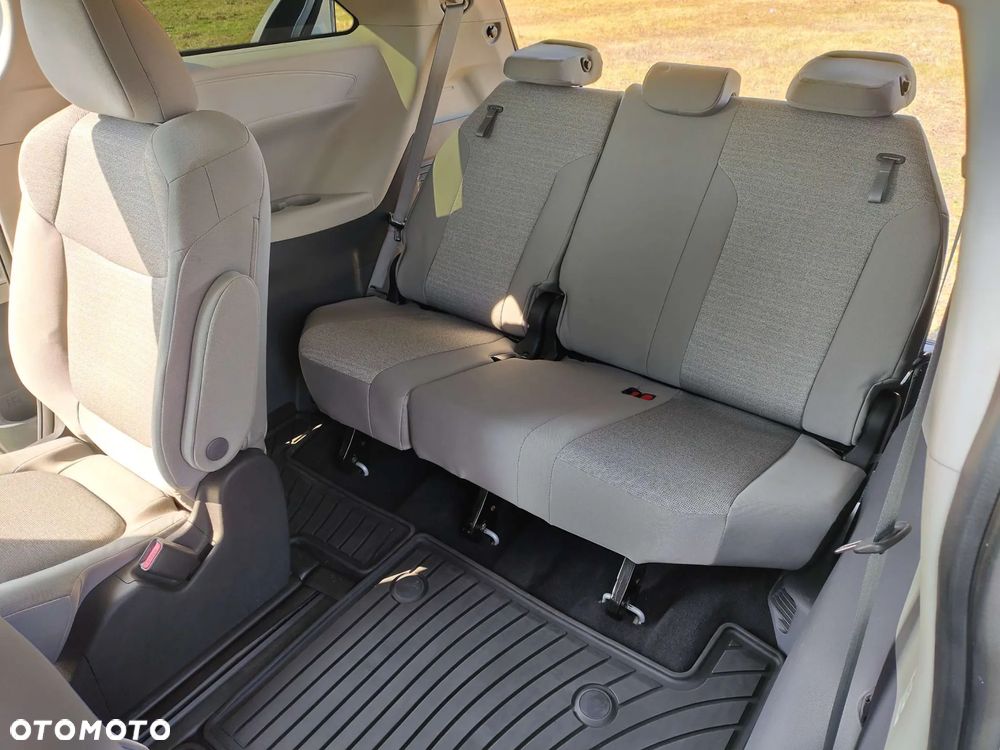 Toyota Sienna - 23