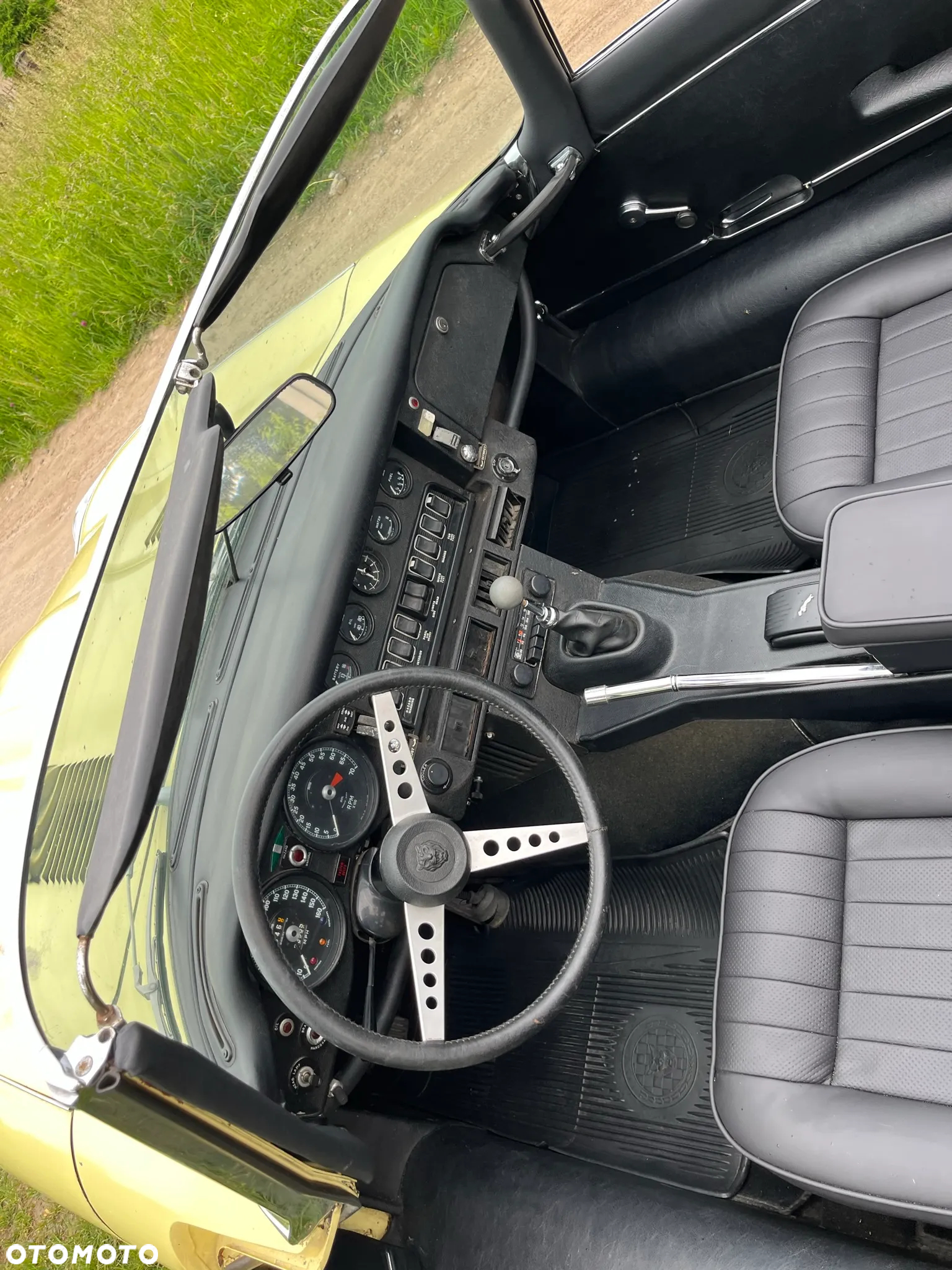 Jaguar E-Type - 19