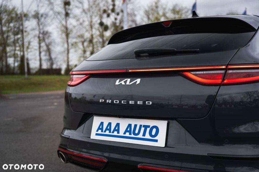 Kia ProCeed - 13