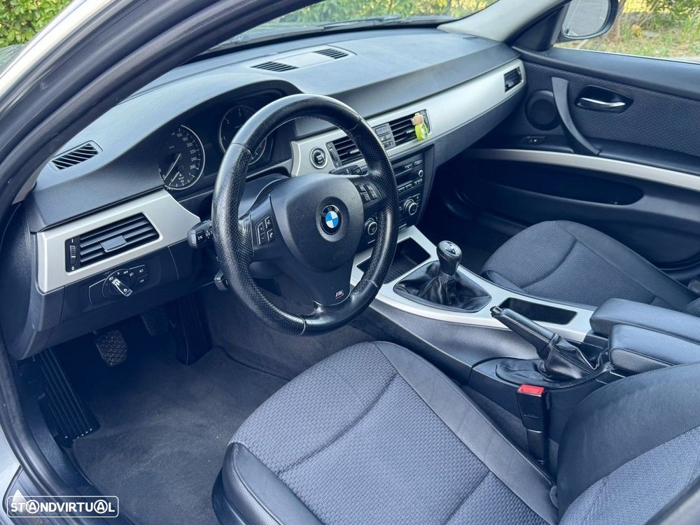BMW 320 d Touring - 6