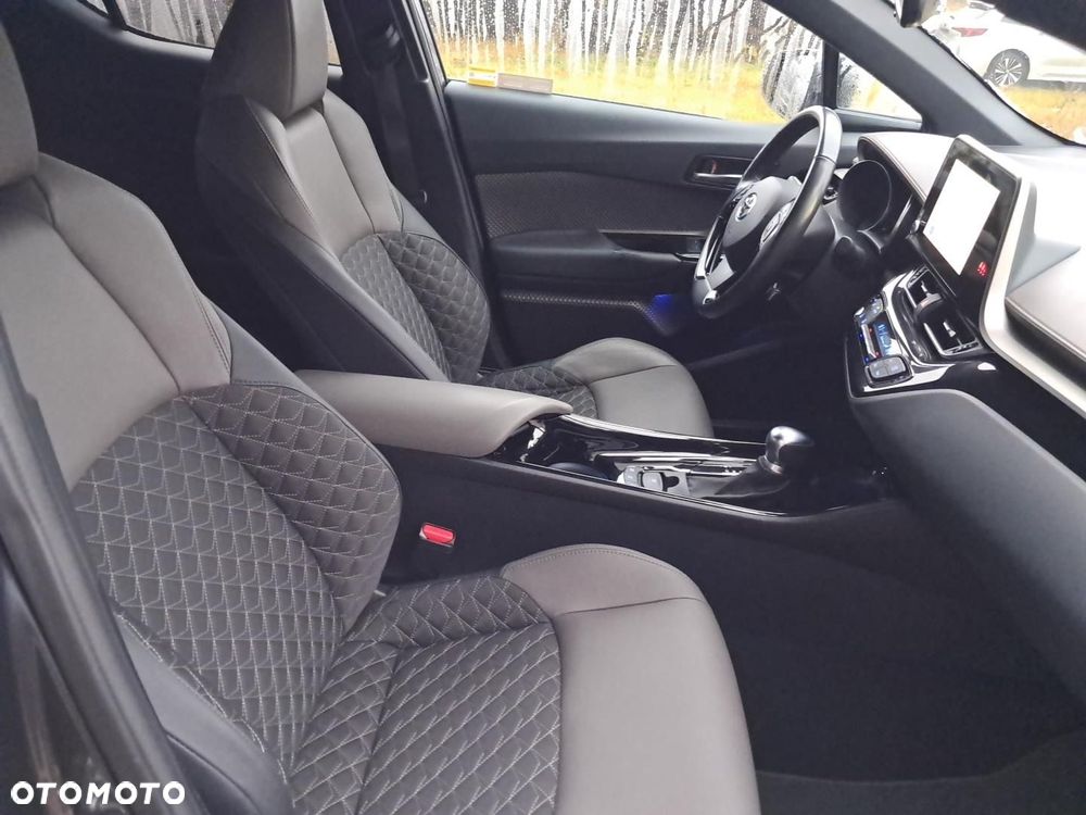 Toyota C-HR 2.0 Hybrid Executive - 8
