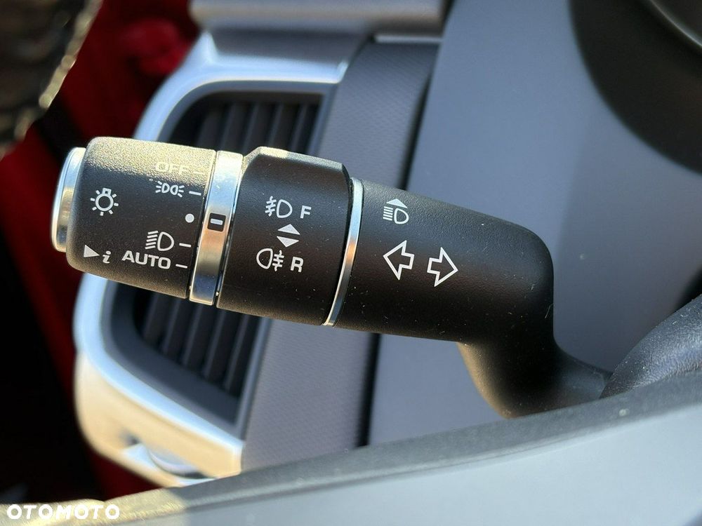 Jaguar E-Pace D150 R-Dynamic - 31