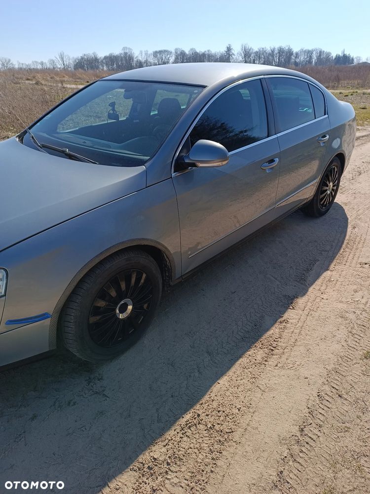 Volkswagen Passat 2.0 TDI Trendline - 3