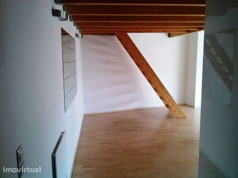 Loft mezanine em Campolide com vista panorâmica - Grande imagem: 5/10