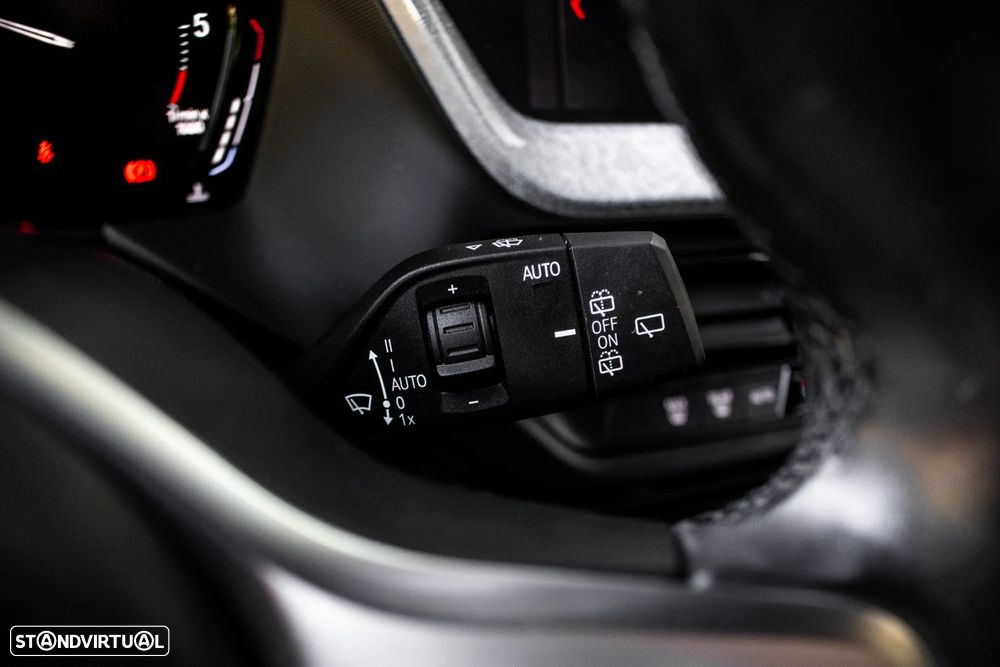 BMW 116 d Pack M - 17