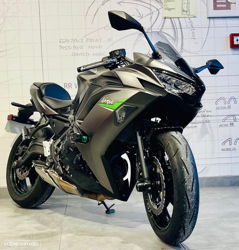 Kawasaki Ninja 650 - 1
