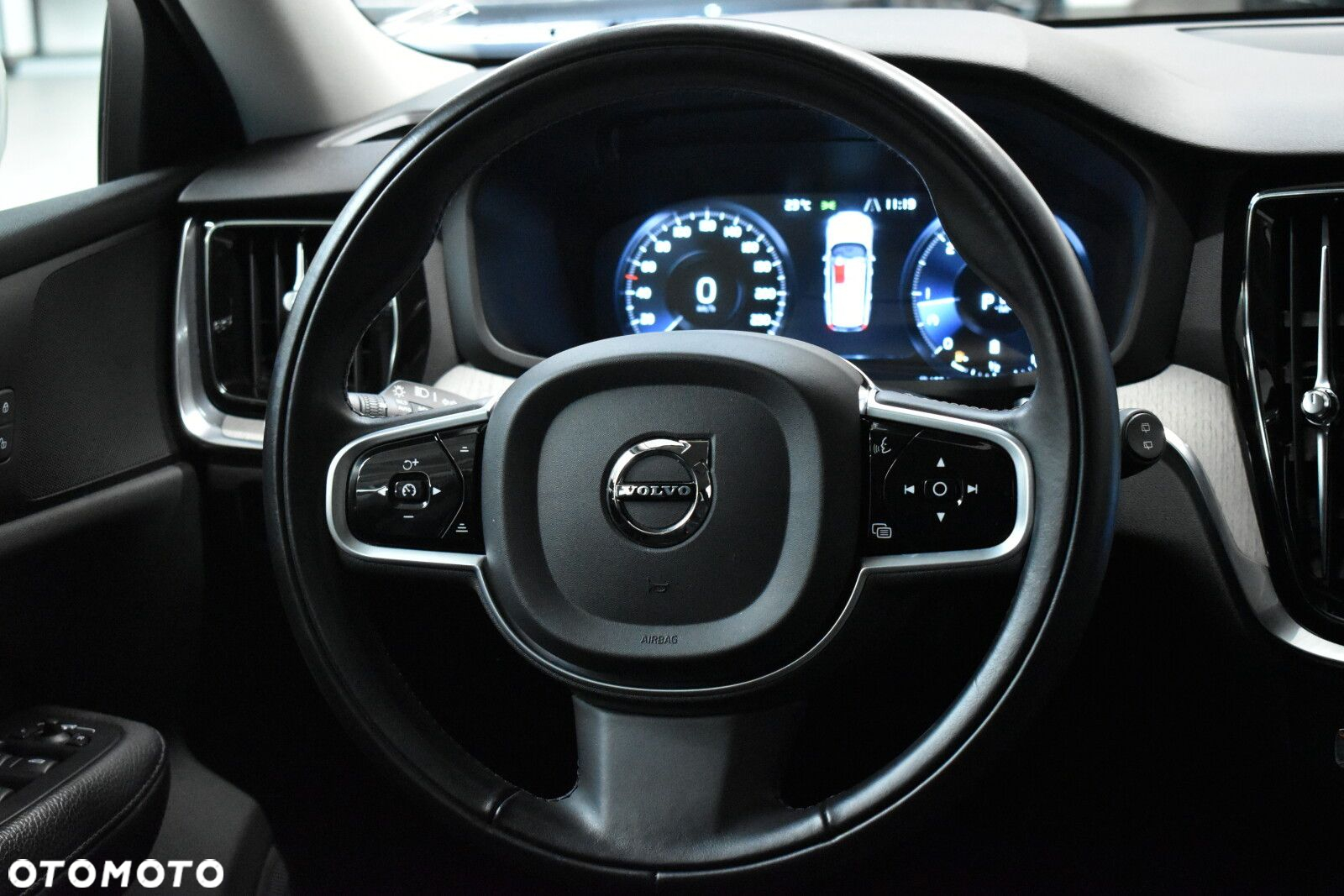 Volvo V60 Cross Country - 11