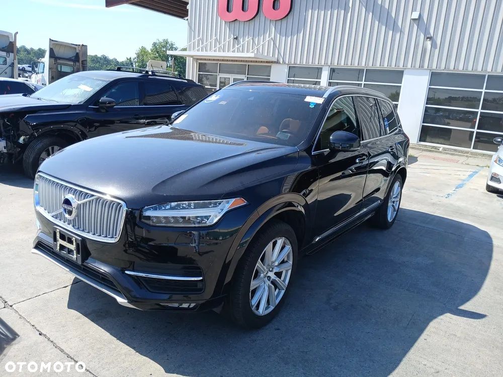 Volvo XC 90 - 1