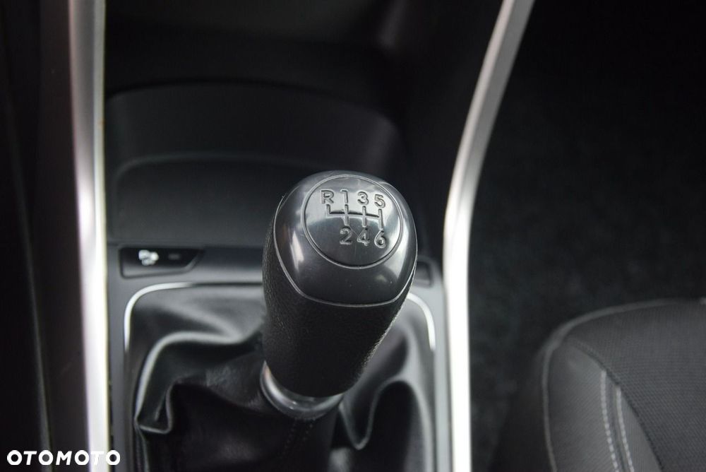Hyundai i30 blue 1.4 Trend - 26
