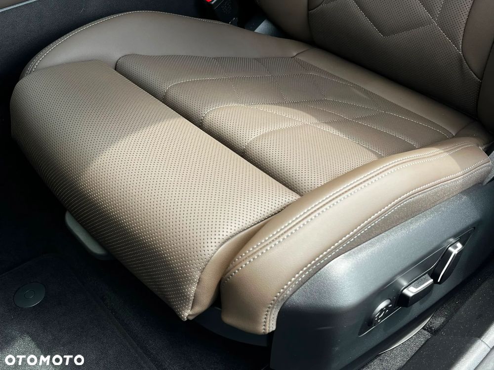 BMW Seria 5 520d xDrive mHEV M Sport - 16
