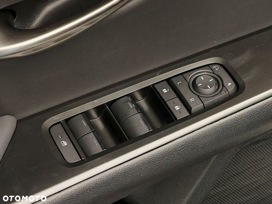 Lexus UX - 16