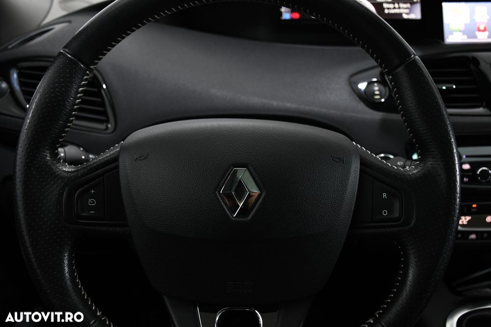 Renault Grand Scenic ENERGY dCi 130 Start & Stop Bose Edition - 27