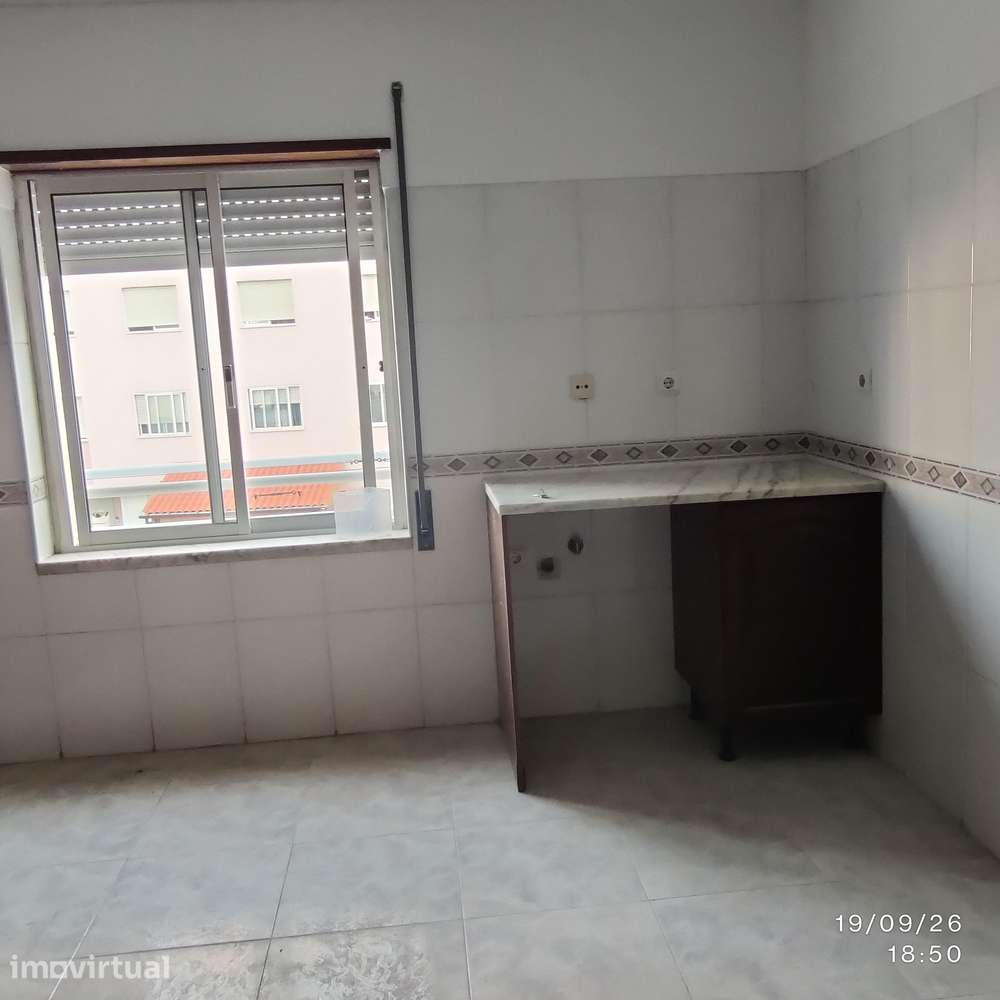 Apartamento T2
Santa Marta do Pinhal - Corroios, Seixal - Grande imagem: 4/11