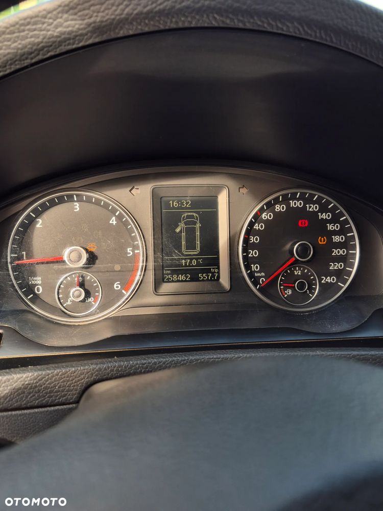 Volkswagen Multivan - 10