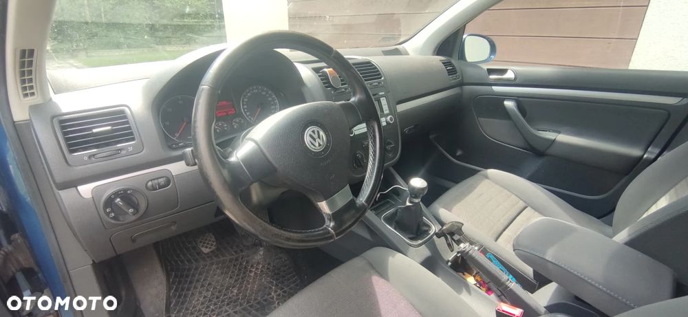Volkswagen Golf - 5