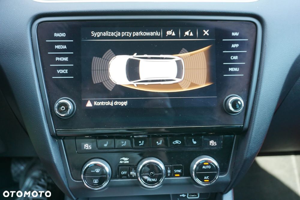 Skoda Octavia 1.6 TDI Ambition DSG - 25