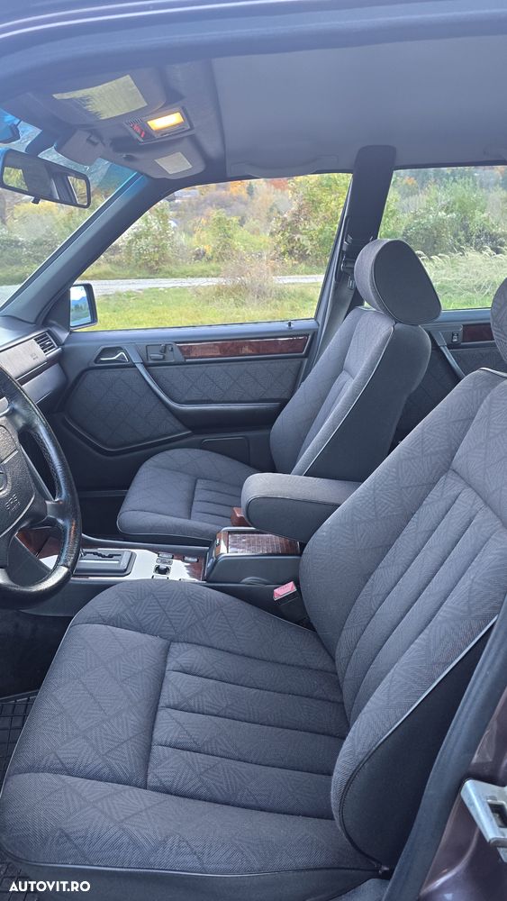 Mercedes-Benz W124 - 21