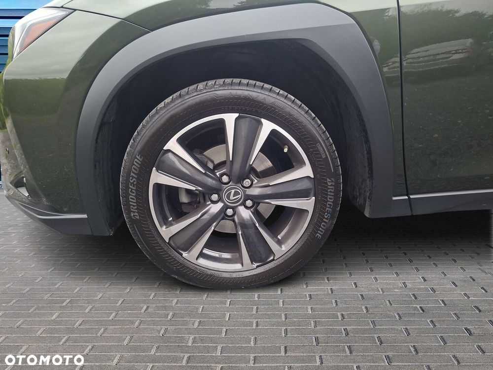 Lexus UX 250h GPF Business 2WD - 28