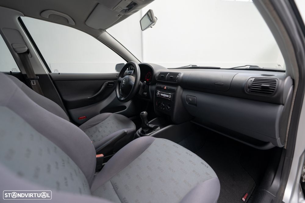 SEAT Leon 1.9 TDI Confort AC+JE - 6