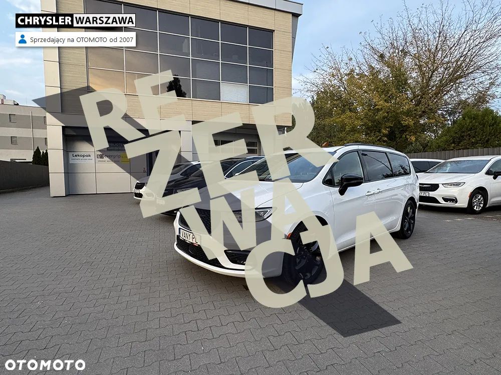 Chrysler Pacifica - 2