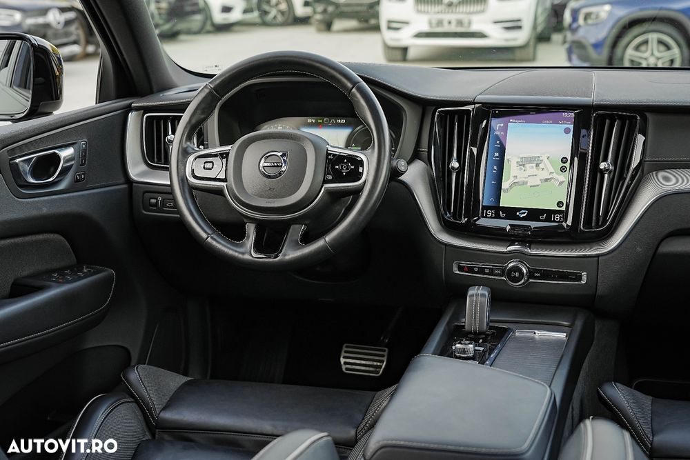 Volvo XC 60 Recharge T8 Twin Engine eAWD R-Design - 26