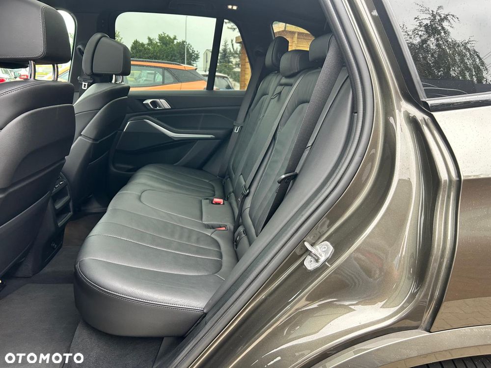 BMW X5 xDrive45e - 22