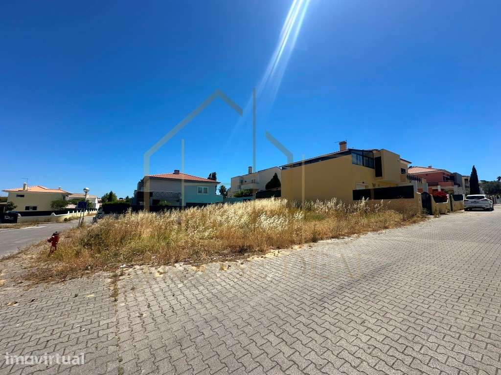 Lote de Terreno com a área de 424m2. Aldeia de Irmãos. Azeitão - Grande imagem: 3/7