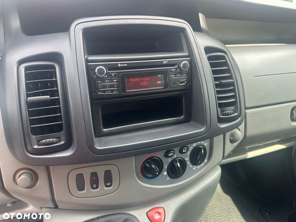 Opel Vivaro L2H1 2.9t Essentia - 13