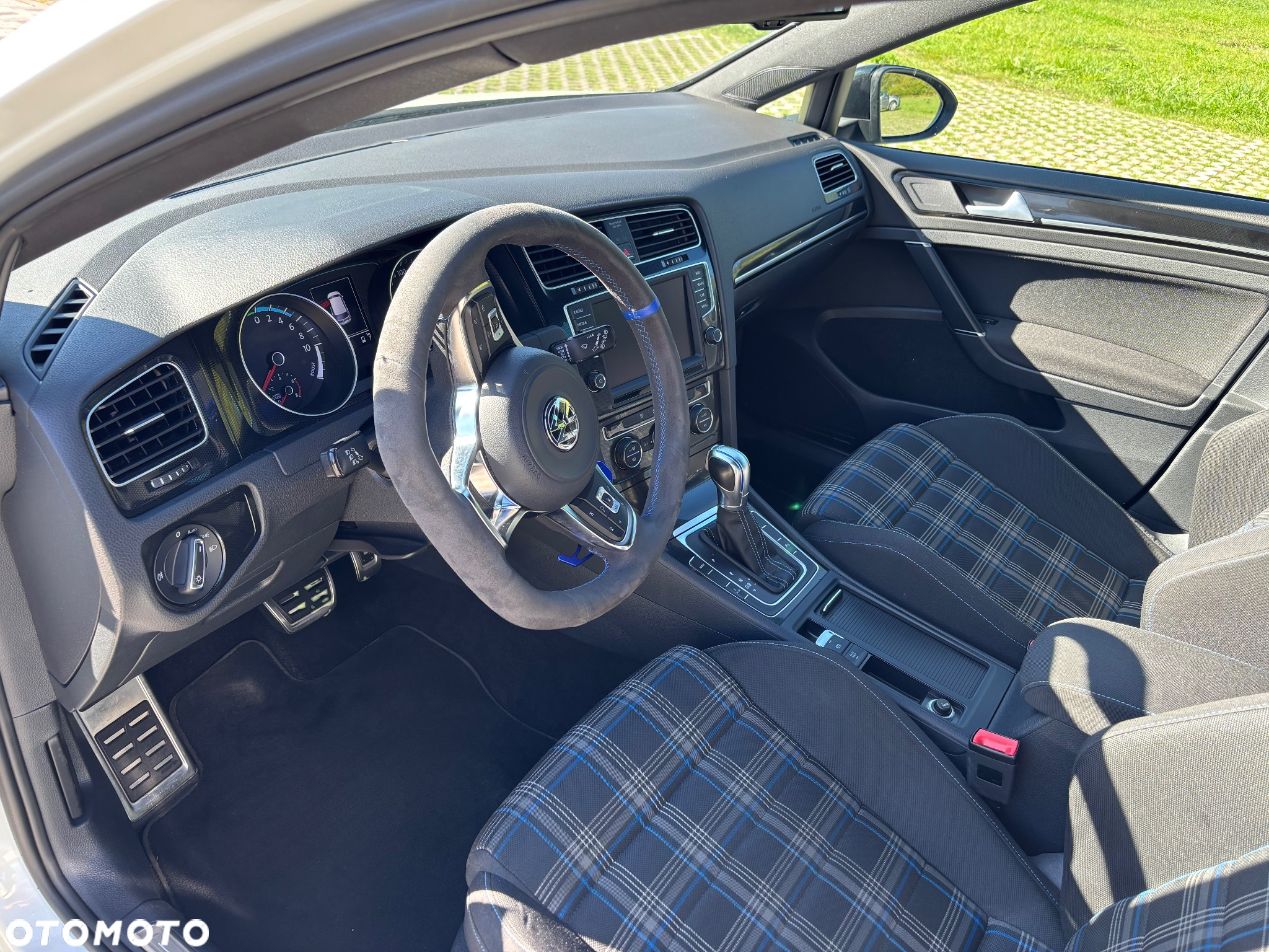 Volkswagen Golf - 14