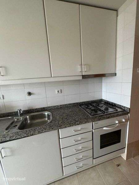 Apartamento T1 - mobilado- Bom estado geral - Grande imagem: 4/12
