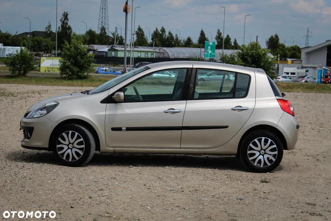 Renault Clio 1.6 16V Exception - 12