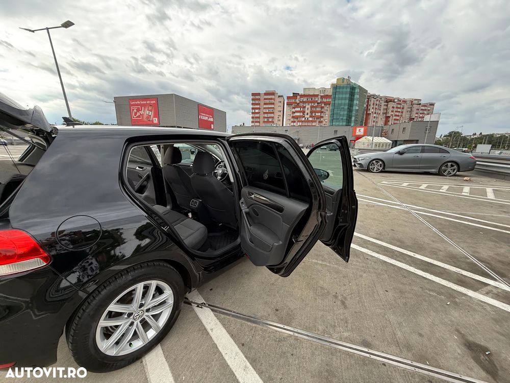 Volkswagen Golf - 8