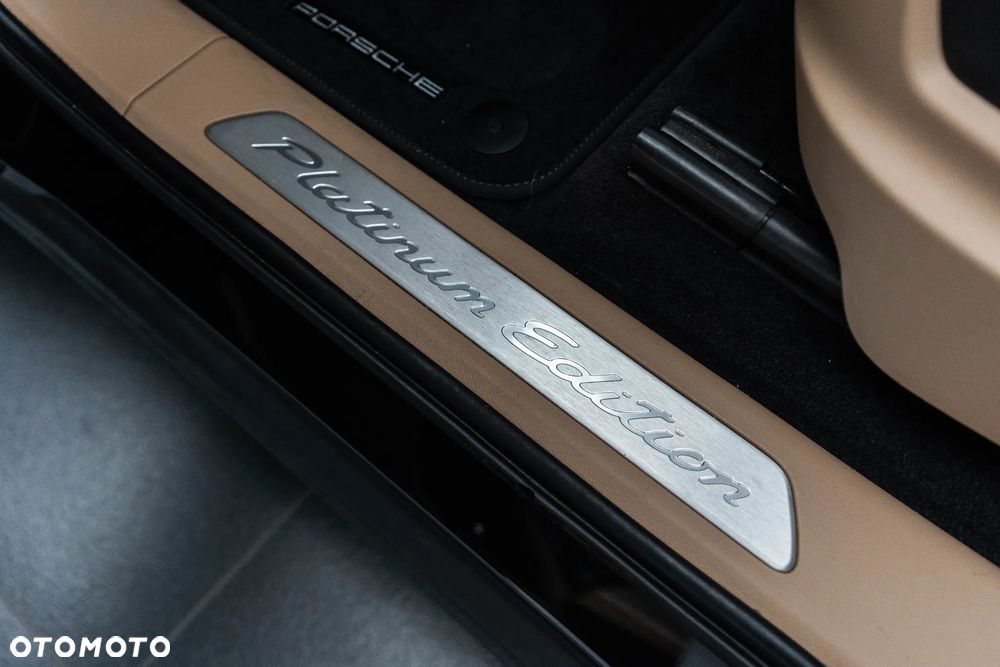 Porsche Cayenne Platinum Edition - 34