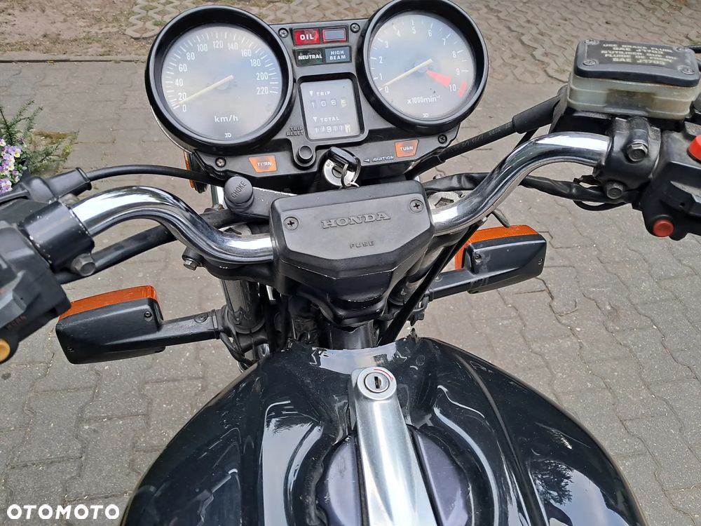 Honda CB - 16
