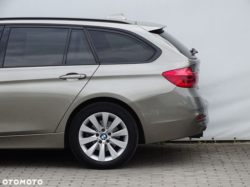 BMW Seria 3 320d xDrive Luxury Line sport - 4