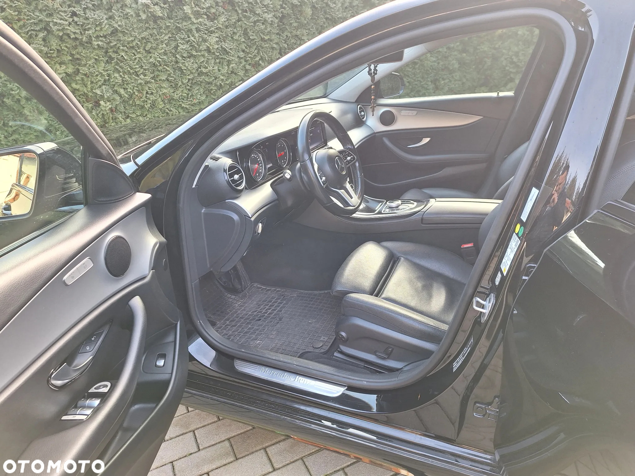 Mercedes-Benz Klasa E 220 d 9G-TRONIC - 11