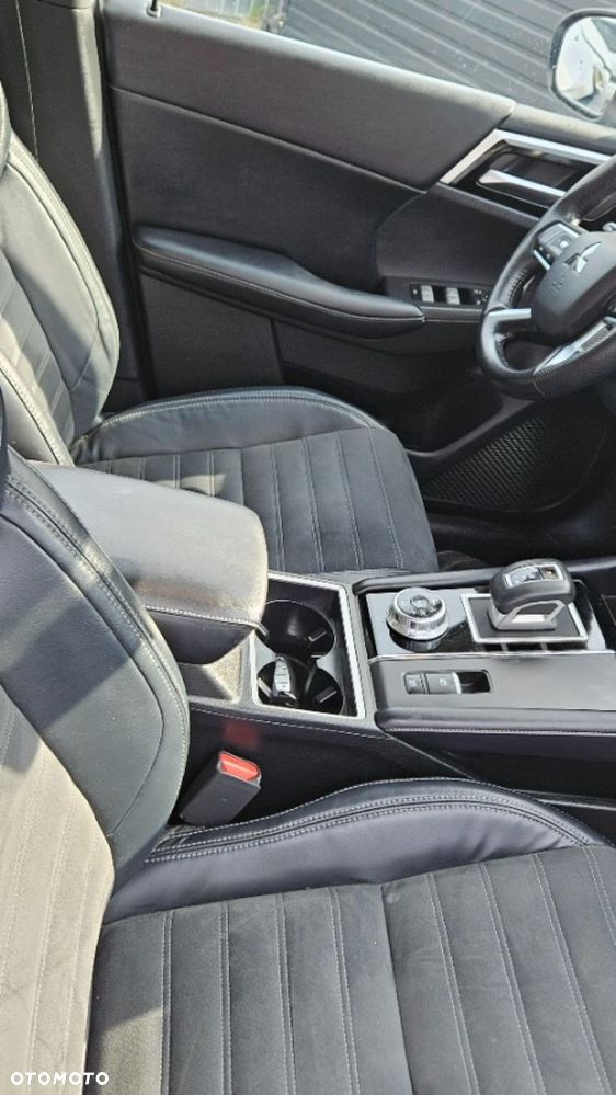 Mitsubishi Outlander - 36