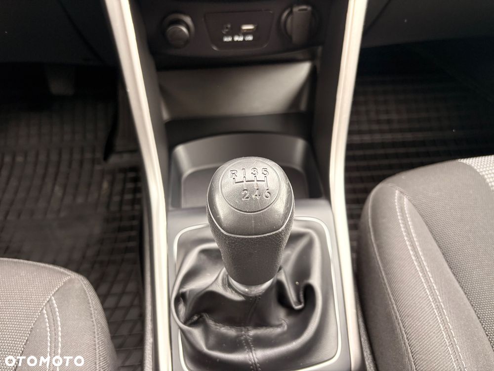 Hyundai i30 blue 1.4 Classic - 26