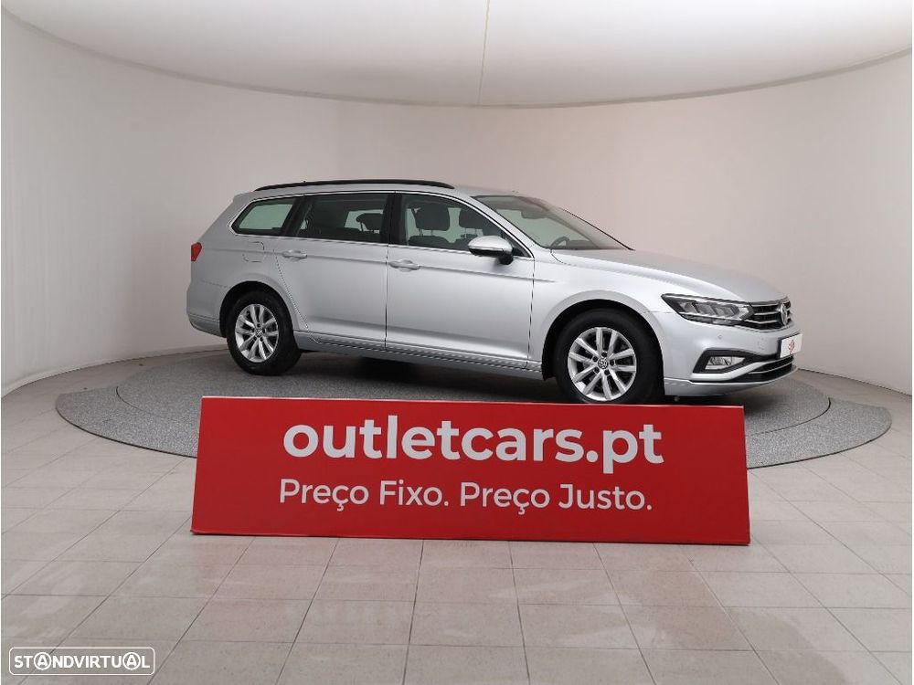 VW Passat Variant 1.6 TDI Business DSG - 11