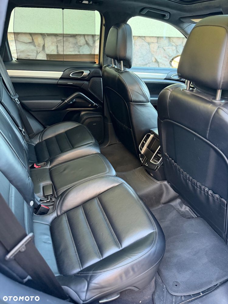 Porsche Cayenne - 6