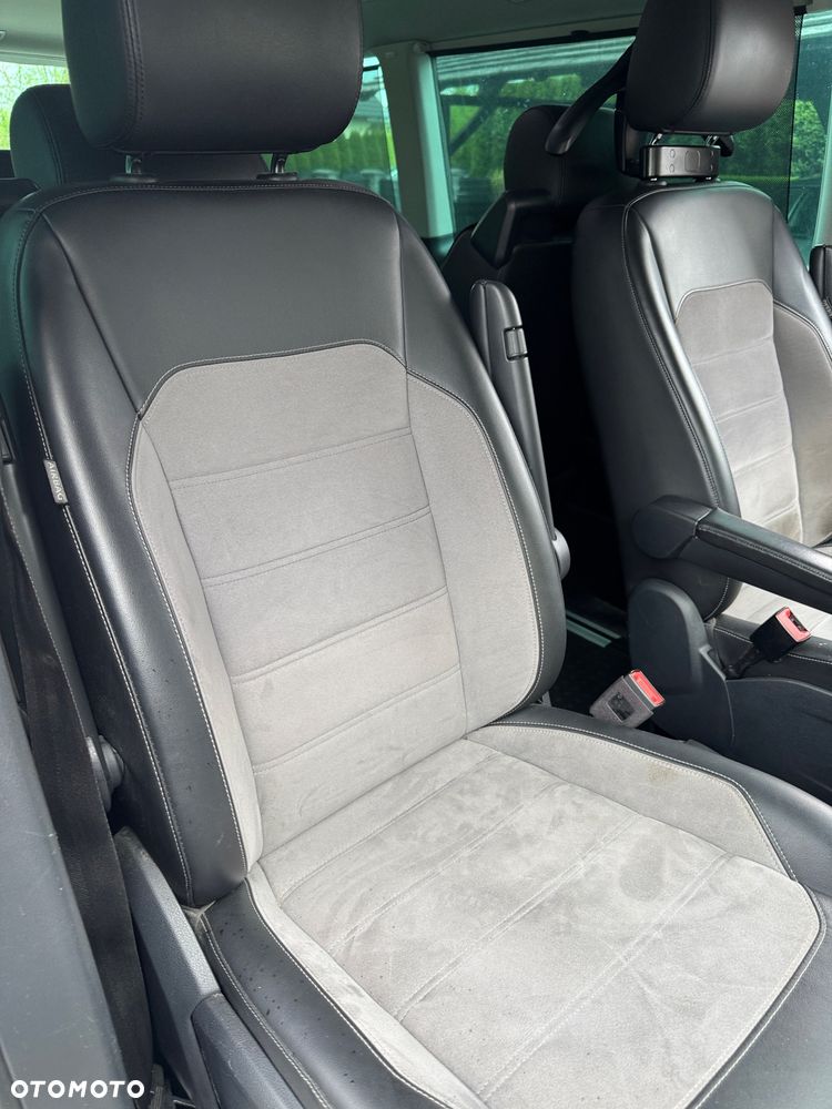 Volkswagen Multivan - 11