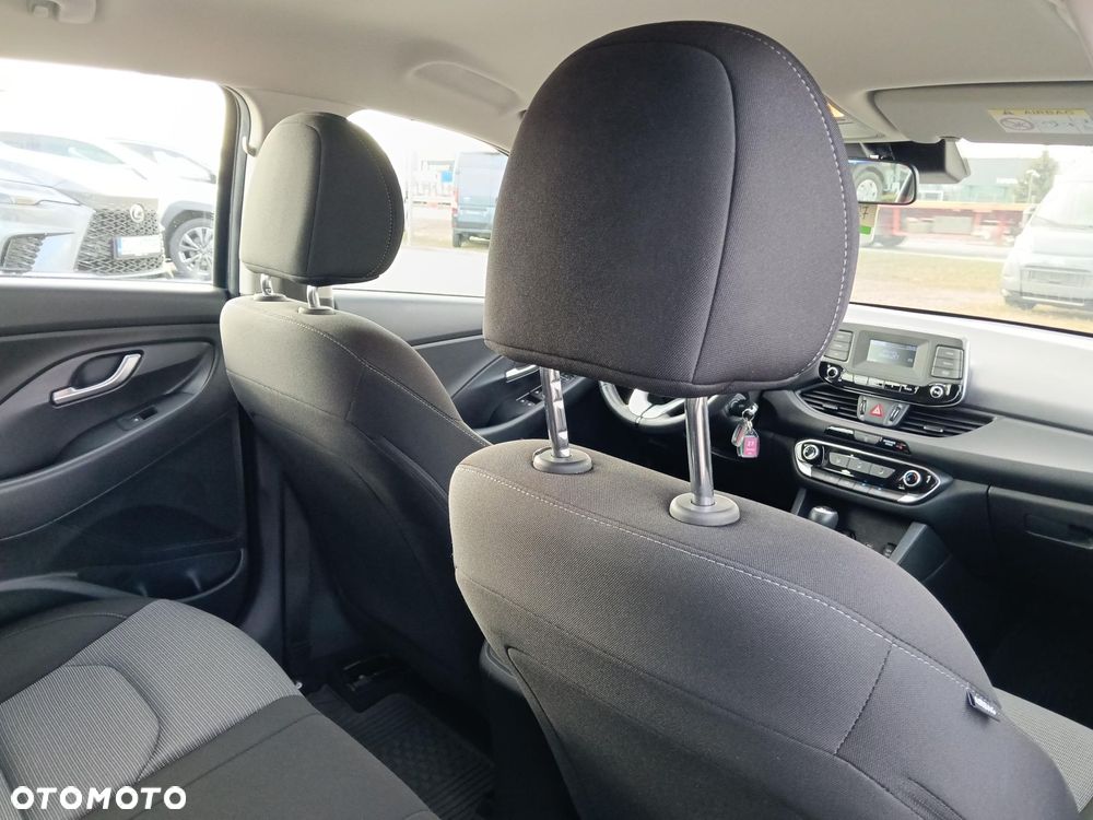 Hyundai i30 1.0 T-GDI Classic + DCT - 12