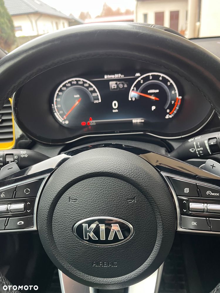 Kia Ceed - 11