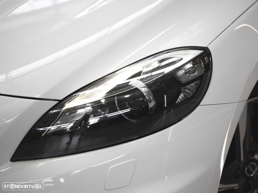 Volvo V40 2.0 D3 R-Design - 10