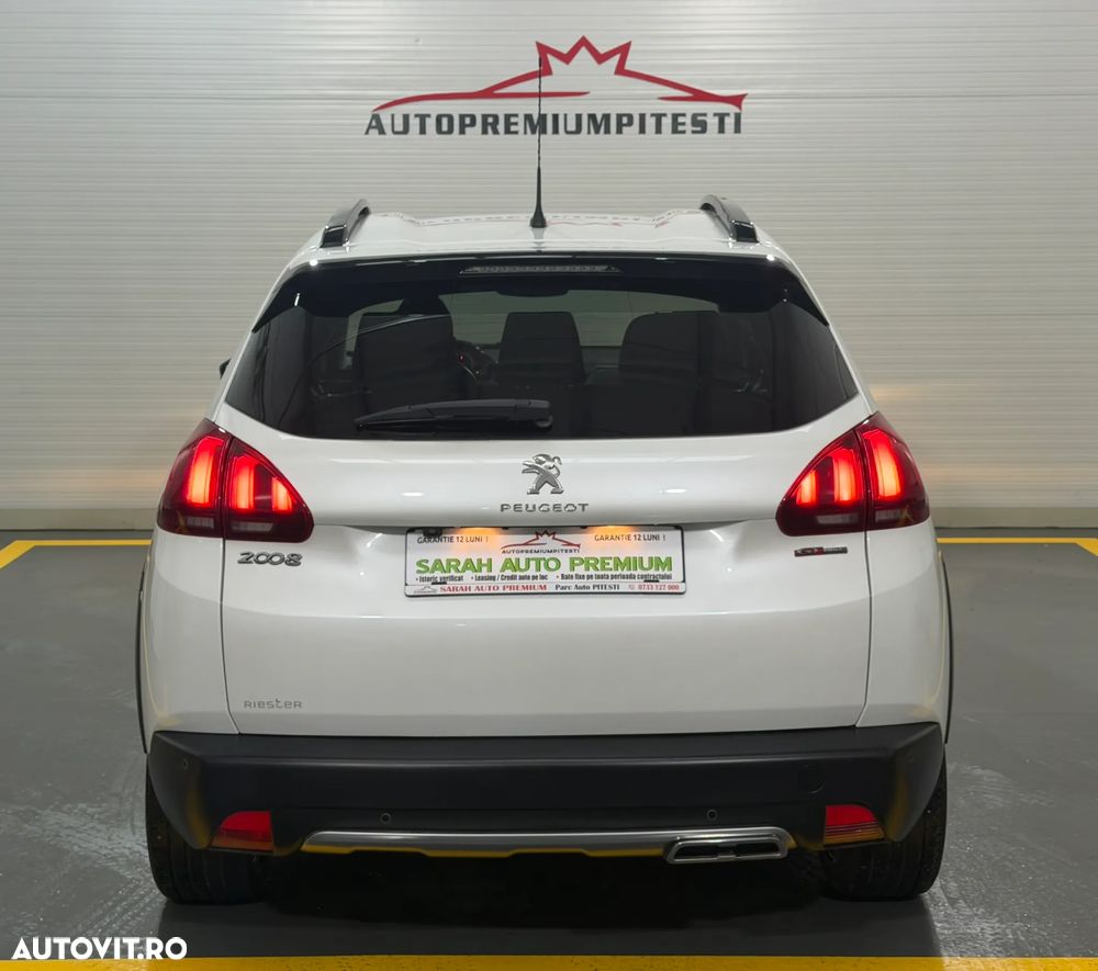 Peugeot 2008 1.2 L PureTech STT GT Line - 11