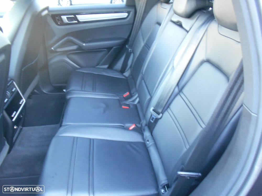 Porsche Cayenne S Platinum Edition - 14