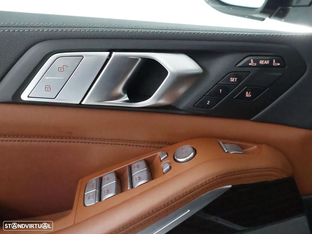 BMW X7 40 d xDrive Pack M - 14
